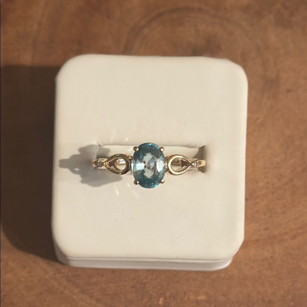 14 k Malawian blue sapphire size 7 1/2